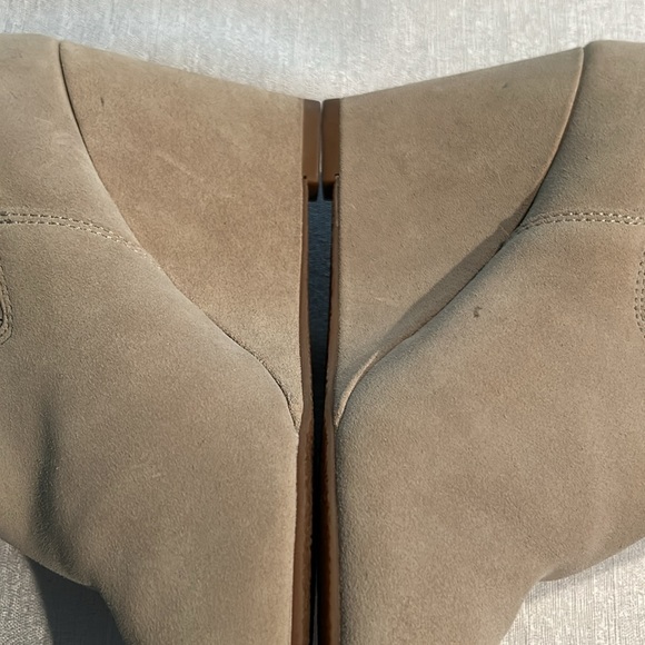 Saks Fifth Avenue Women’s Ankle Booties Cream Color W/ Fur lined inside Size 5 - Picture 10 of 16